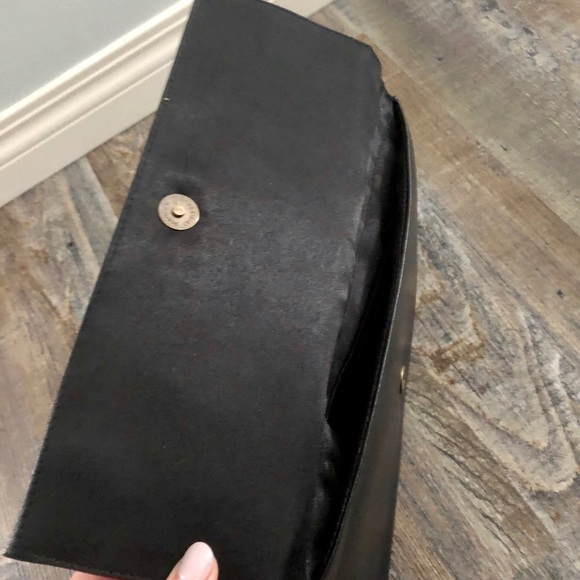 Beautiful clutch - Picture 3 of 5